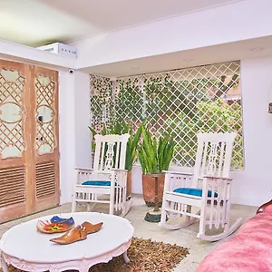 https://casa-comfort-laureles.colombiamedellinhotels.com